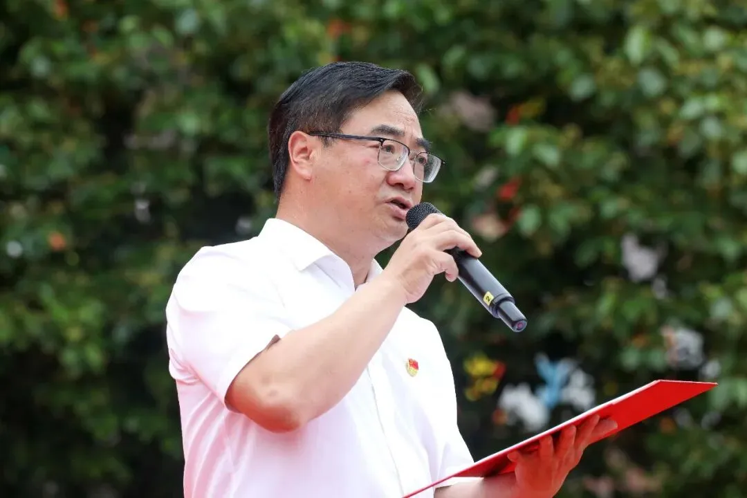 决战中考,点亮未来 ——瓮安四中举行中考励志演讲 第35张