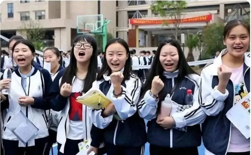 2026年中考招生大换血 铁腕新规直击择校乱象 第2张 2026年中考招生大换血 铁腕新规直击择校乱象 第2张