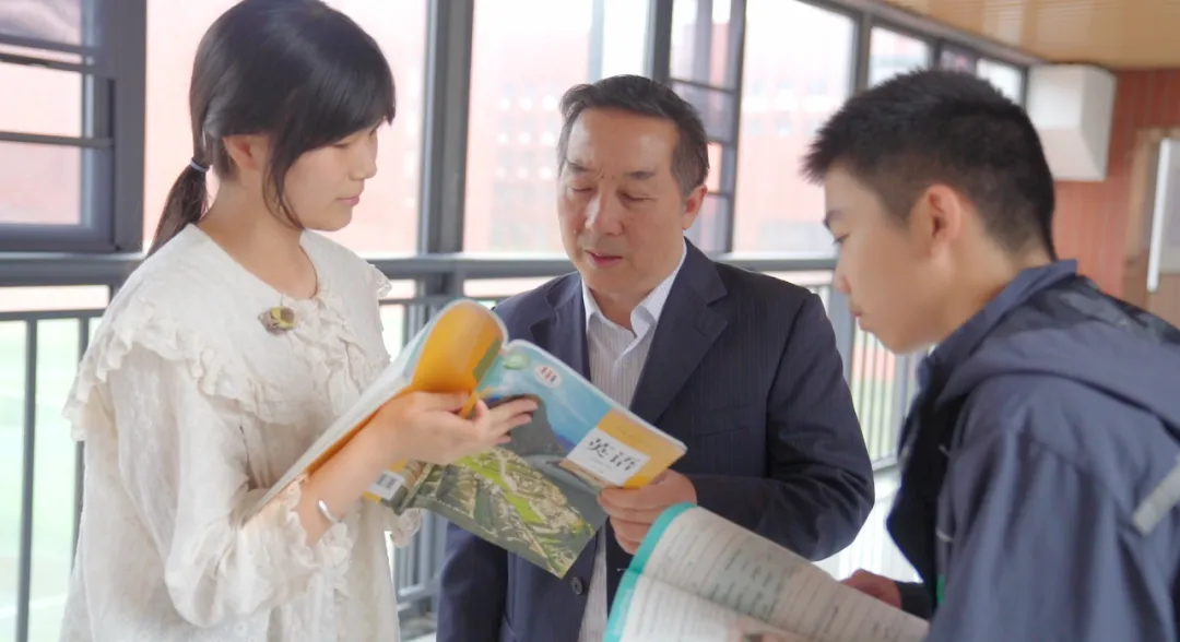 媒体报道 | 60多名中考过省示范线考生,在提前批选择这所高中 第10张