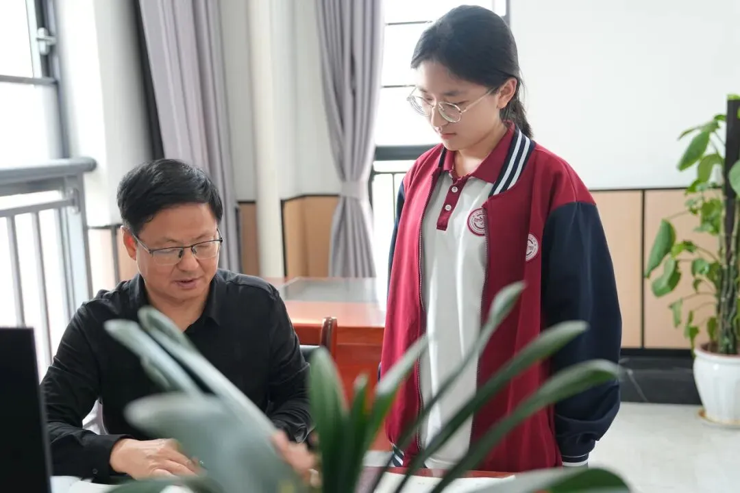 媒体报道 | 60多名中考过省示范线考生,在提前批选择这所高中 第12张