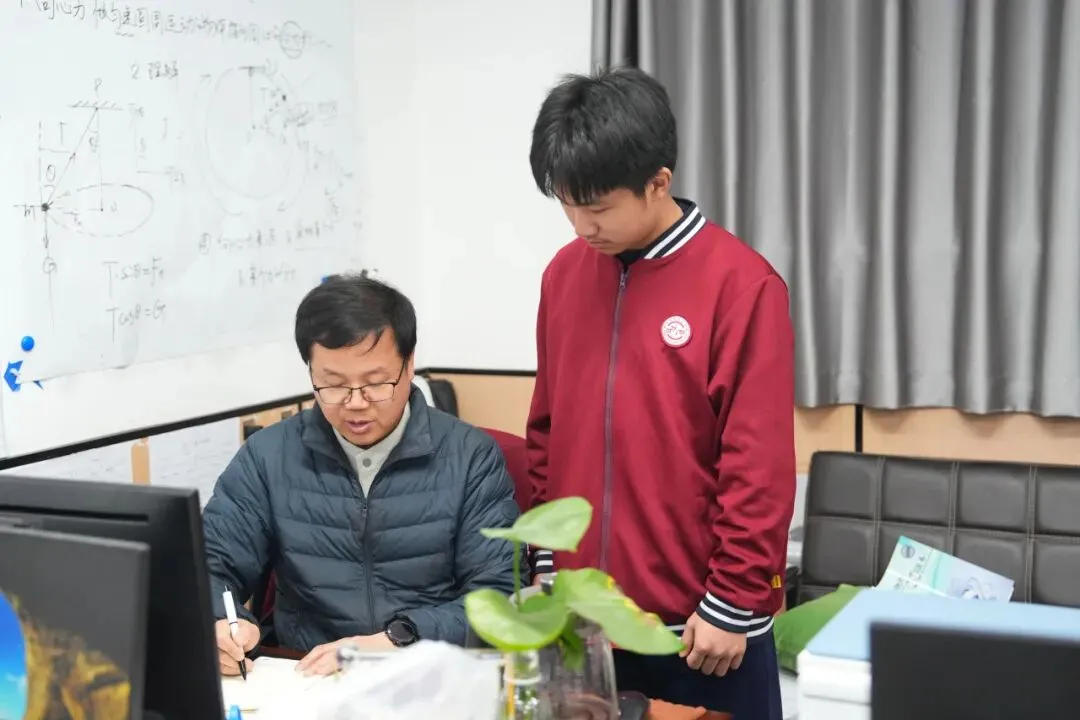 媒体报道 | 60多名中考过省示范线考生,在提前批选择这所高中 第20张
