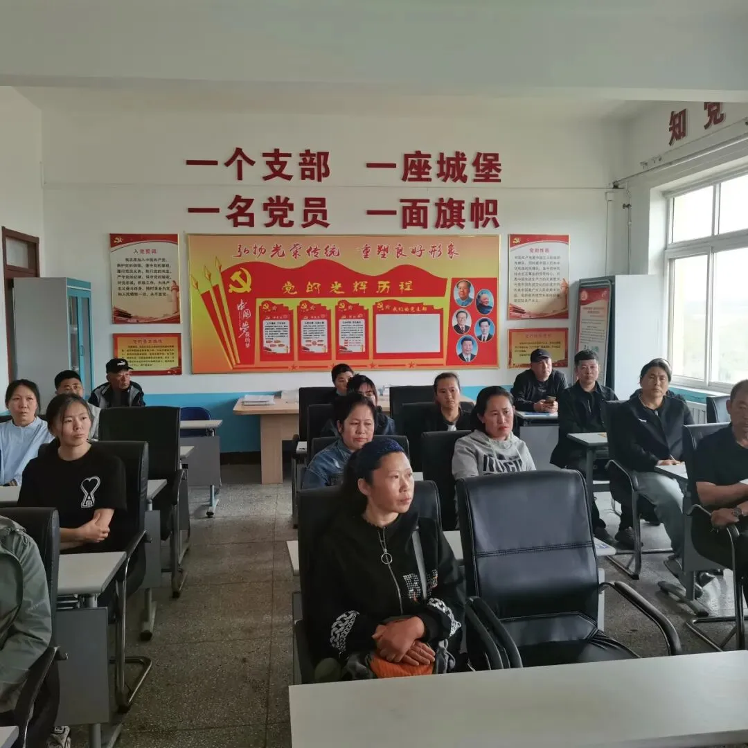 凝心聚力筑梦中考,家校同心护航成长——向应中学召开初三家长会 第17张 凝心聚力筑梦中考,家校同心护航成长——向应中学召开初三家长会 第17张