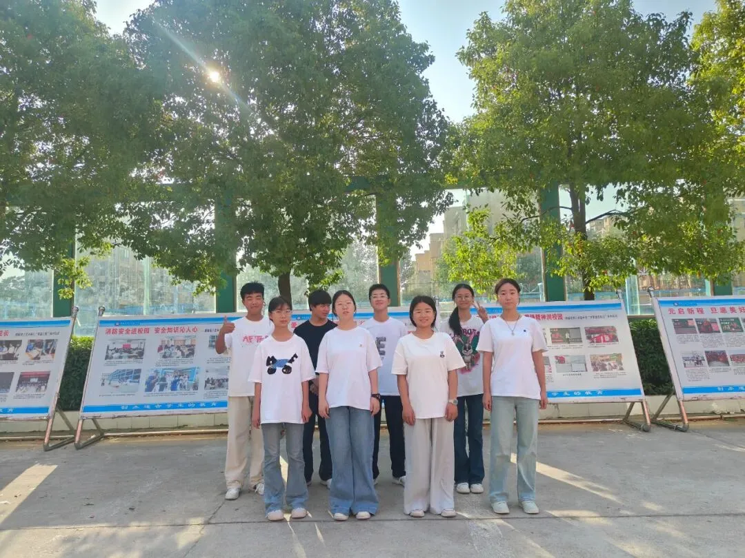 2025届中考|青春不散场:数学课代表与老师的的毕业照回忆…… 第2张