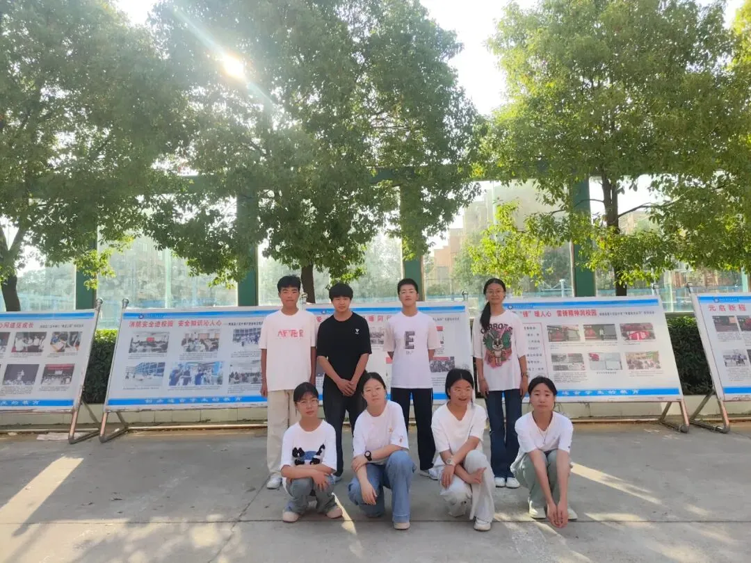 2025届中考|青春不散场:数学课代表与老师的的毕业照回忆…… 第3张