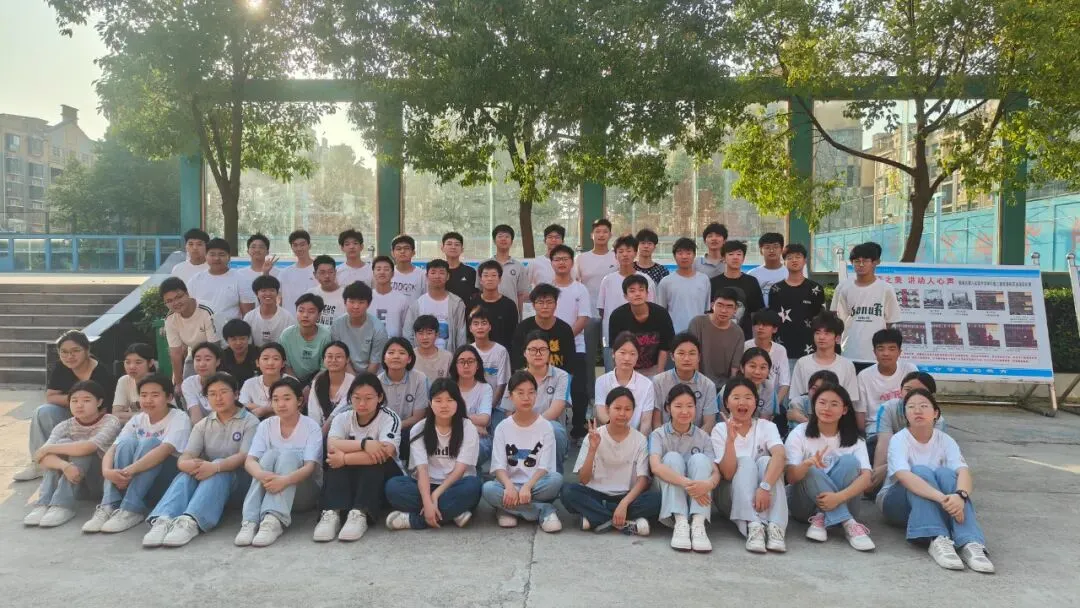 2025届中考|青春不散场:数学课代表与老师的的毕业照回忆…… 第6张