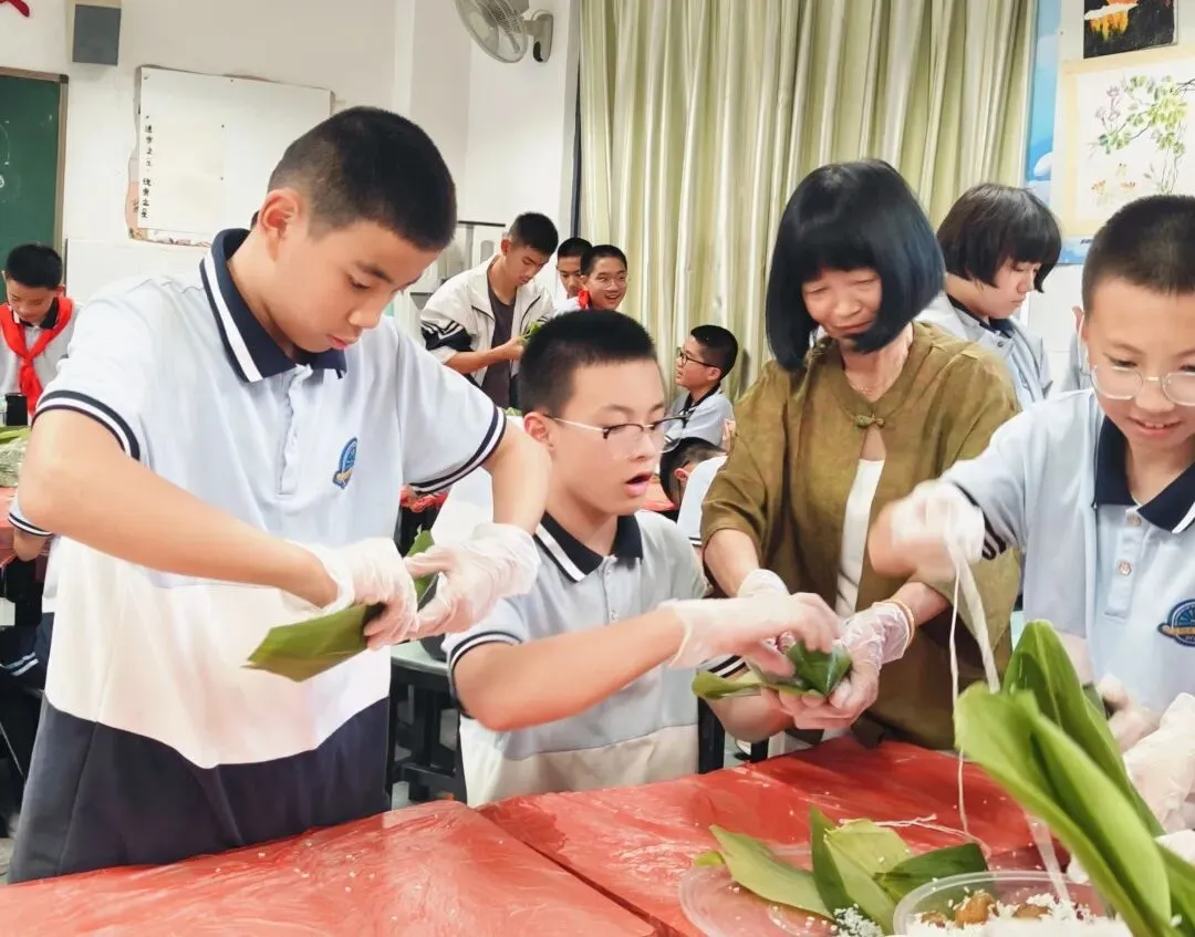 迎端午 传匠心 助中考—记M1七年1班包粽子比赛 第54张 迎端午 传匠心 助中考—记M1七年1班包粽子比赛 第54张