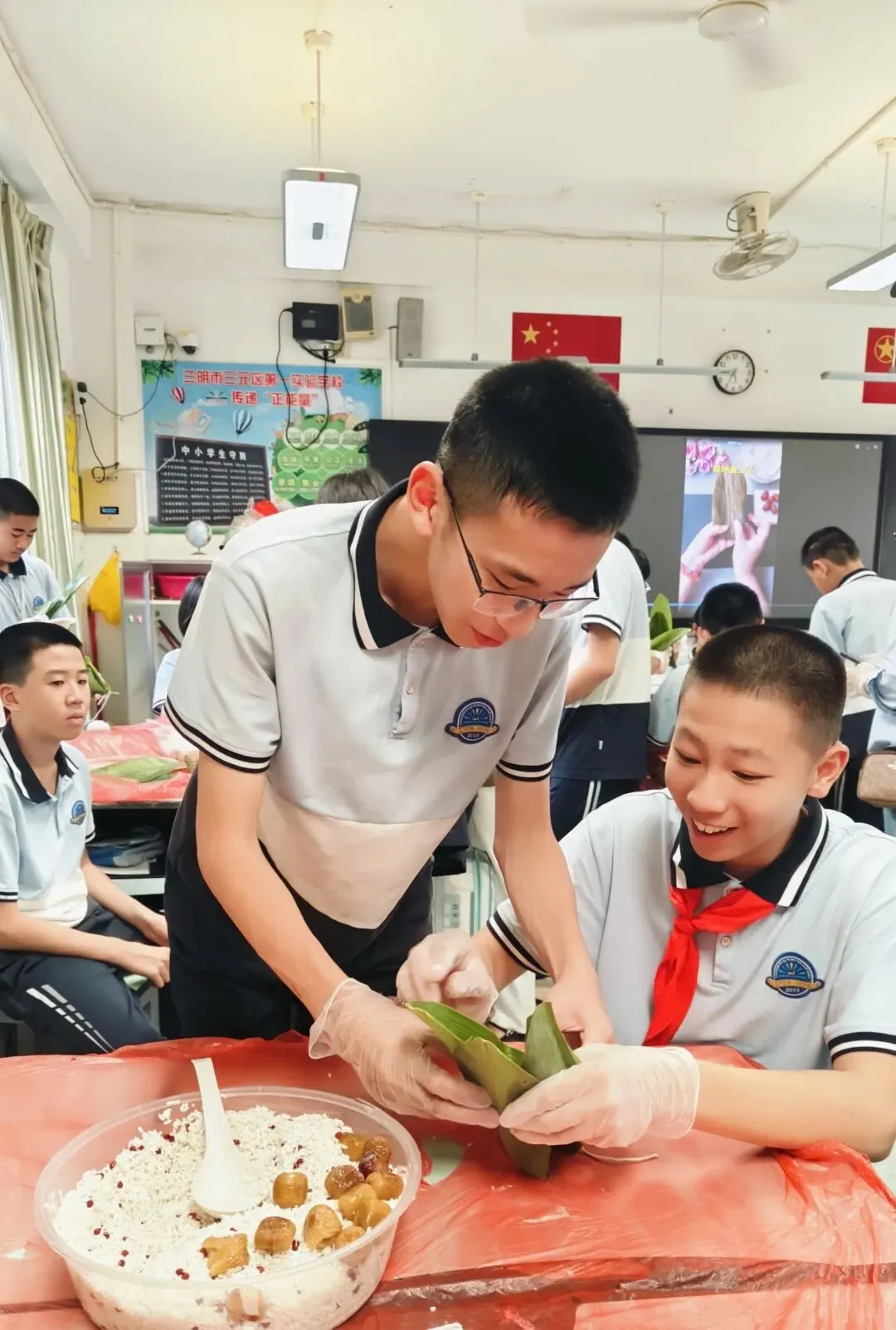 迎端午 传匠心 助中考—记M1七年1班包粽子比赛 第92张 迎端午 传匠心 助中考—记M1七年1班包粽子比赛 第92张