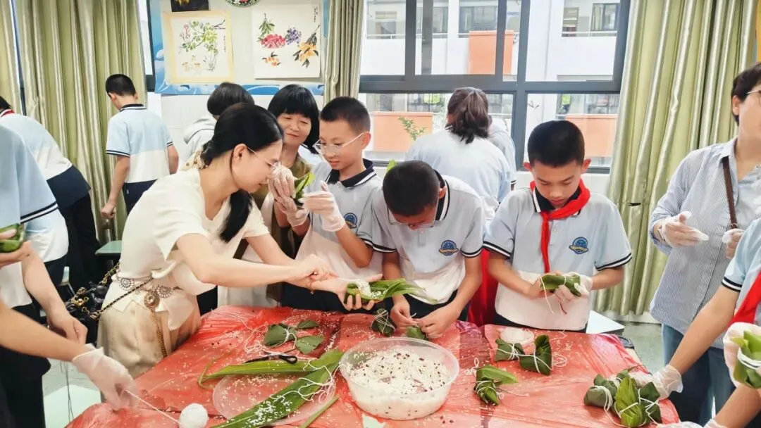 迎端午 传匠心 助中考—记M1七年1班包粽子比赛 第93张 迎端午 传匠心 助中考—记M1七年1班包粽子比赛 第93张