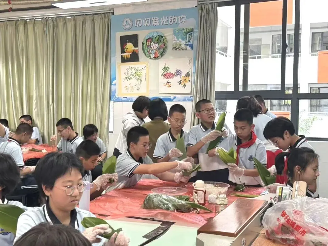 迎端午 传匠心 助中考—记M1七年1班包粽子比赛 第100张 迎端午 传匠心 助中考—记M1七年1班包粽子比赛 第100张
