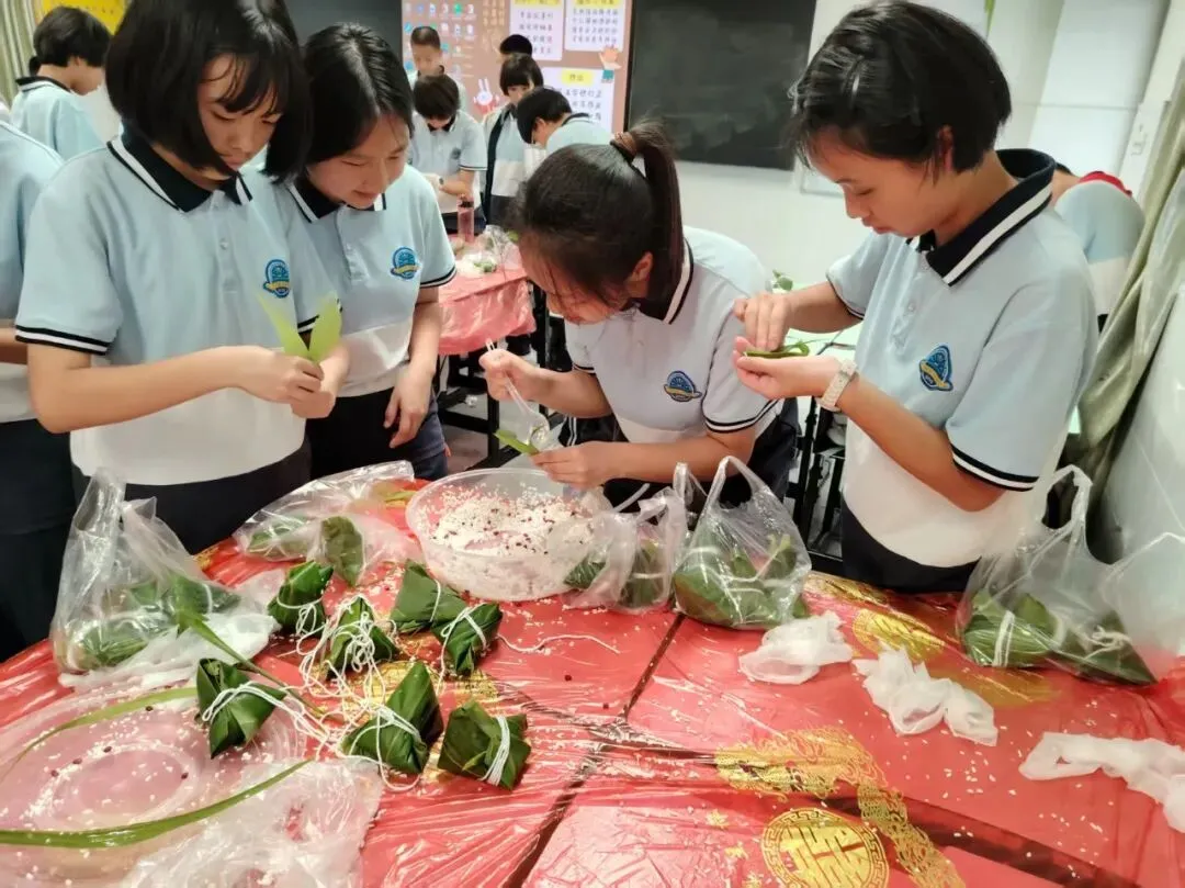迎端午 传匠心 助中考—记M1七年1班包粽子比赛 第103张 迎端午 传匠心 助中考—记M1七年1班包粽子比赛 第103张