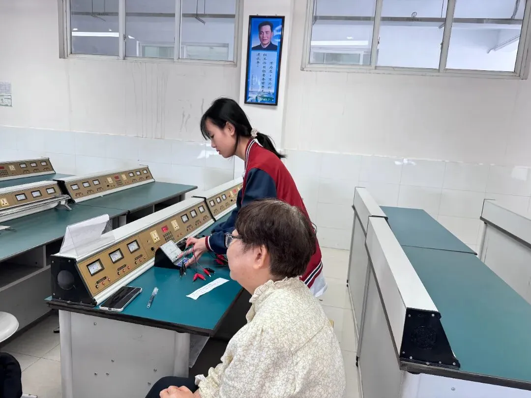 【蒲公英*实验操作模拟】实战演练促提升,厉兵秣马迎中考——解放路学校进行理化实验操作 第15张
