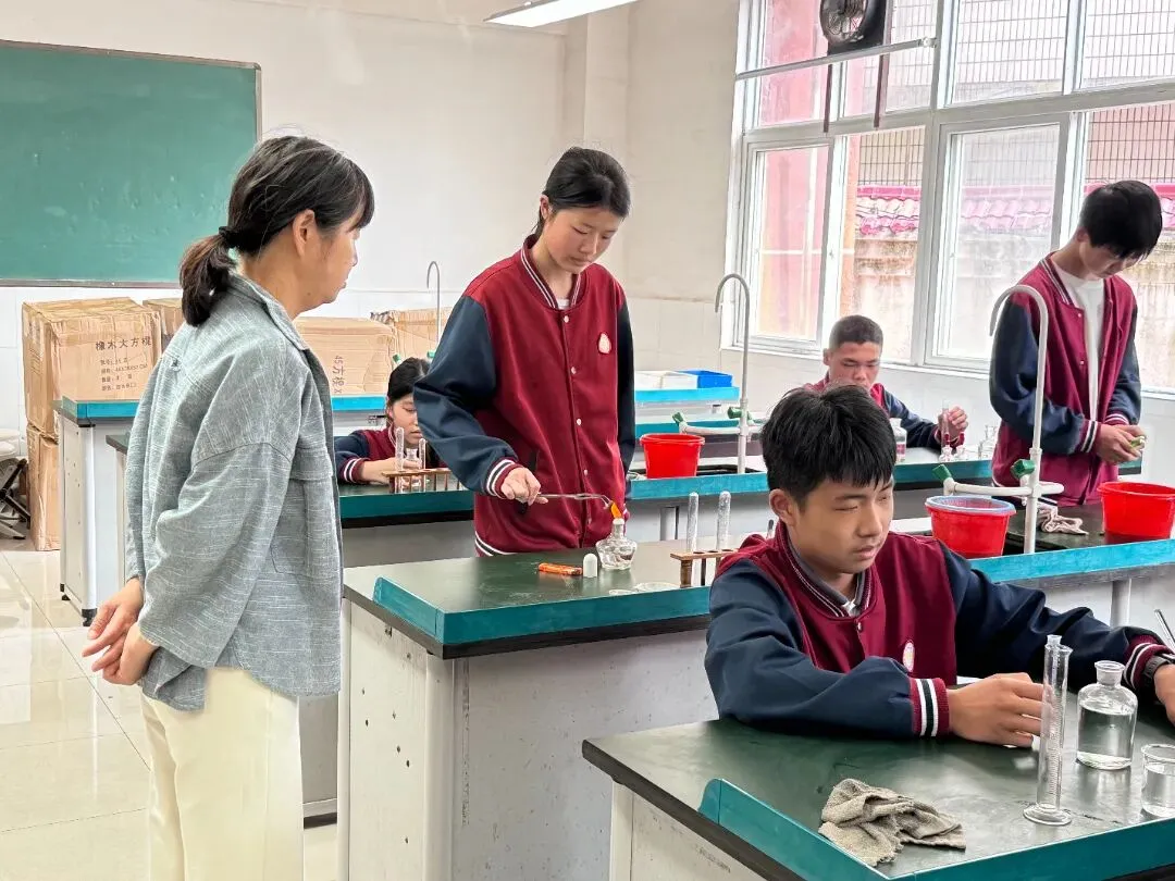 【蒲公英*实验操作模拟】实战演练促提升,厉兵秣马迎中考——解放路学校进行理化实验操作 第18张