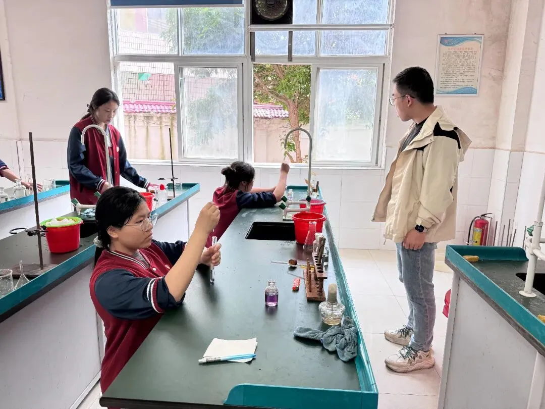 【蒲公英*实验操作模拟】实战演练促提升,厉兵秣马迎中考——解放路学校进行理化实验操作 第19张