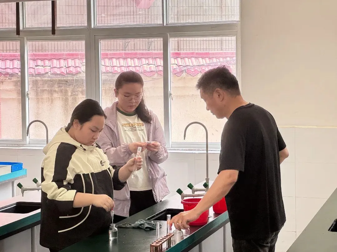 【蒲公英*实验操作模拟】实战演练促提升,厉兵秣马迎中考——解放路学校进行理化实验操作 第21张