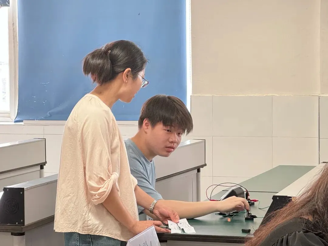 【蒲公英*实验操作模拟】实战演练促提升,厉兵秣马迎中考——解放路学校进行理化实验操作 第22张
