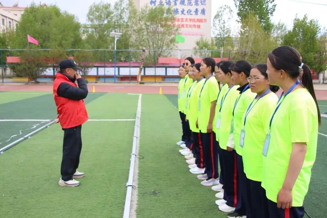 磨砺体魄迎中考 活力少年展风采——林周县中学圆满完成2026届毕业班体育与健康科目学业水平考试 第2张