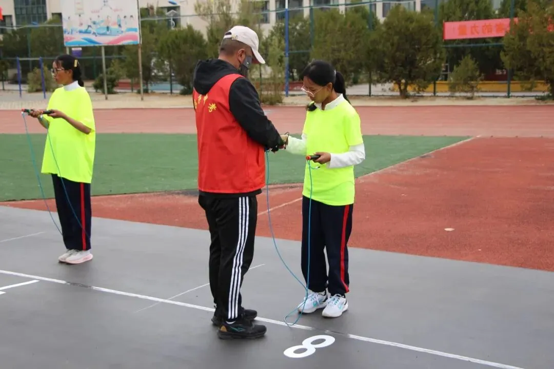 磨砺体魄迎中考 活力少年展风采——林周县中学圆满完成2026届毕业班体育与健康科目学业水平考试 第15张