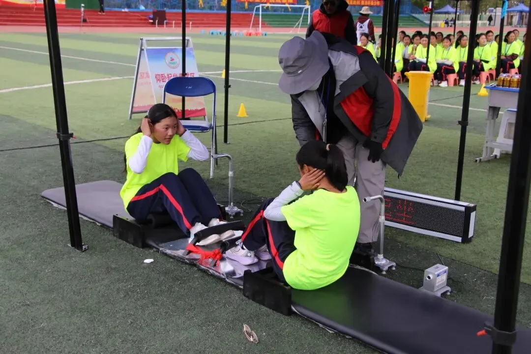 磨砺体魄迎中考 活力少年展风采——林周县中学圆满完成2026届毕业班体育与健康科目学业水平考试 第17张