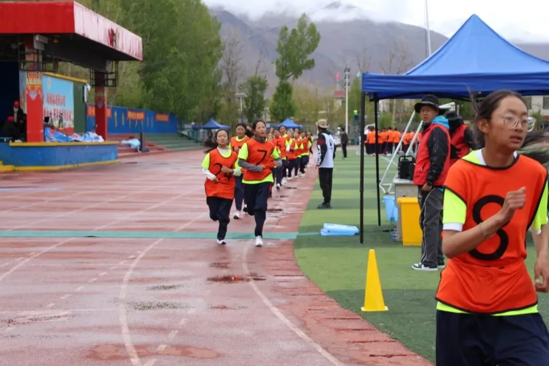 磨砺体魄迎中考 活力少年展风采——林周县中学圆满完成2026届毕业班体育与健康科目学业水平考试 第25张