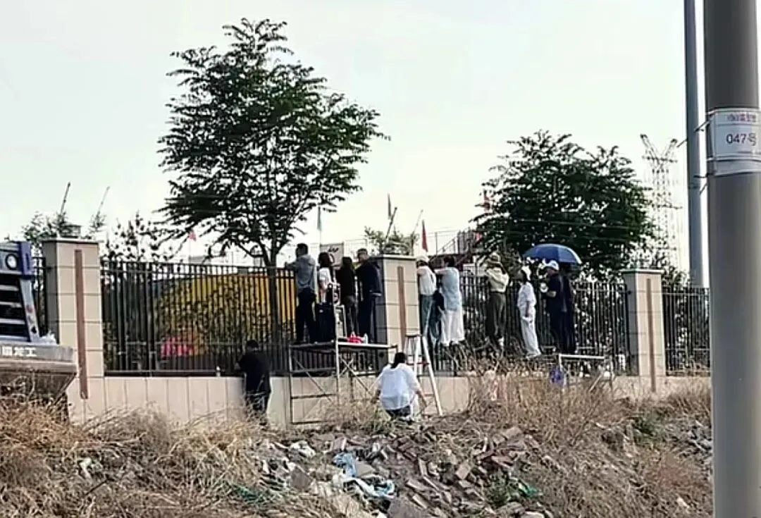 太谷家长为中考体测学子加油助威 第4张