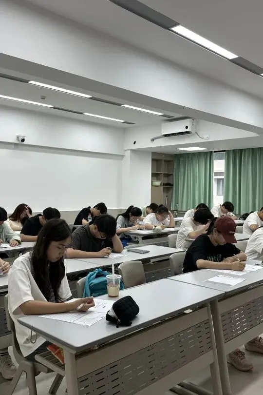 雅思教研室组织本学期雅思模拟考试 第39张 雅思教研室组织本学期雅思模拟考试 第39张
