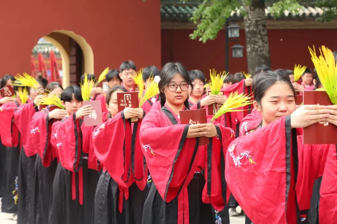 家国传薪怀师恩 砺行拼搏赢中考——旧宫中学举行初三年级先农坛庆成宫誓师大会 第30张 家国传薪怀师恩 砺行拼搏赢中考——旧宫中学举行初三年级先农坛庆成宫誓师大会 第30张