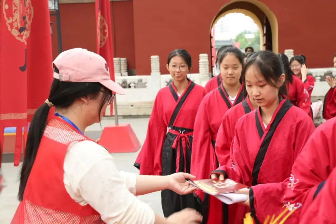 家国传薪怀师恩 砺行拼搏赢中考——旧宫中学举行初三年级先农坛庆成宫誓师大会 第3张