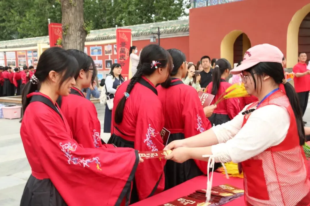 家国传薪怀师恩 砺行拼搏赢中考——旧宫中学举行初三年级先农坛庆成宫誓师大会 第4张