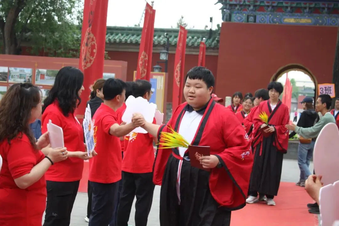家国传薪怀师恩 砺行拼搏赢中考——旧宫中学举行初三年级先农坛庆成宫誓师大会 第14张