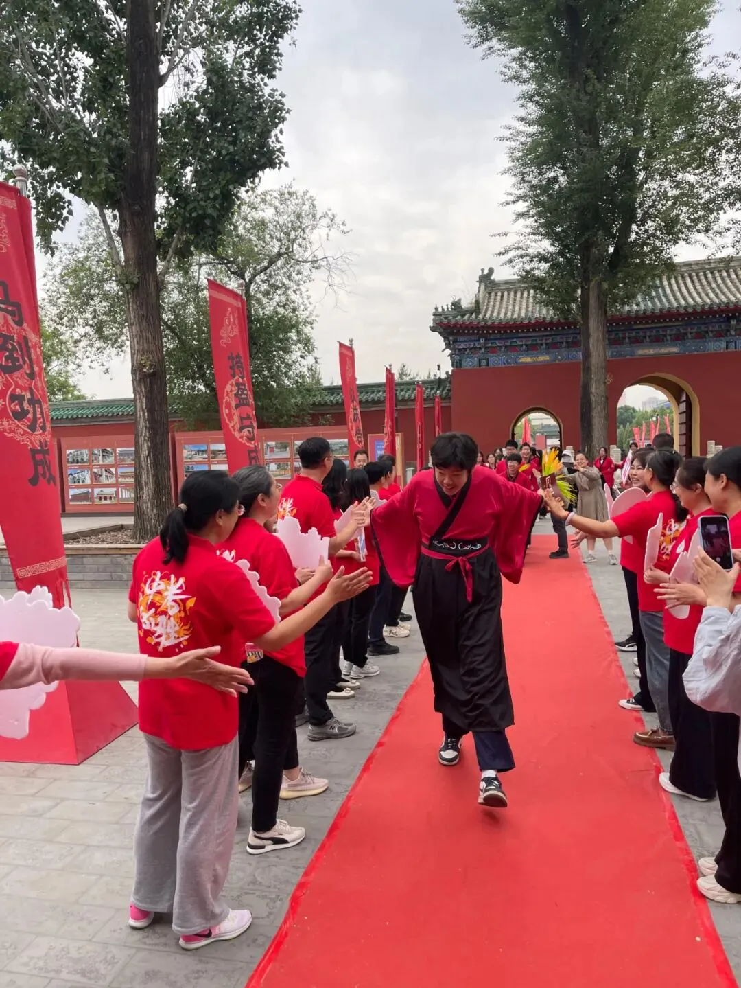 家国传薪怀师恩 砺行拼搏赢中考——旧宫中学举行初三年级先农坛庆成宫誓师大会 第16张