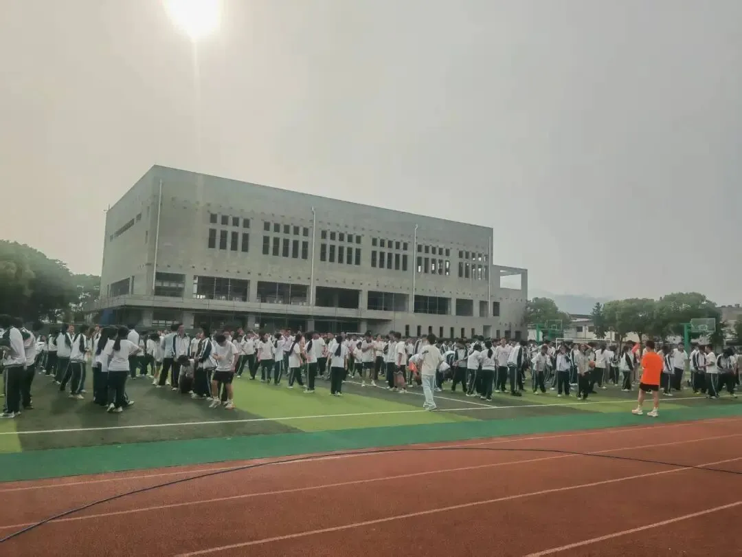 同心筑梦 赋能中考——龙港四中开展中考考前心理减压赋能活动 第19张 同心筑梦 赋能中考——龙港四中开展中考考前心理减压赋能活动 第19张