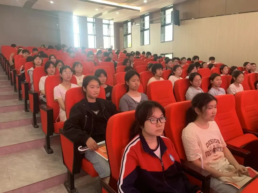 暖心护航,助力中考|江陵三初开展中考考前心理健康专题讲座 第2张