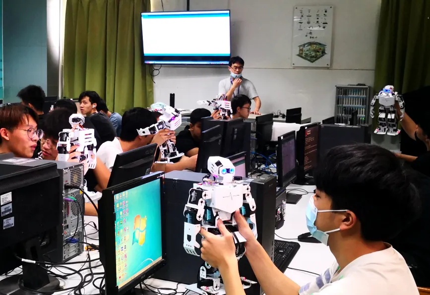 中考380分以下可报:广州市白云工商技师学院2026年招生计划(三二分段、高职高考班可报读) 第20张