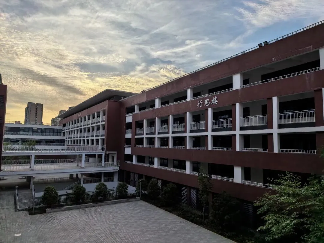 中考:近千人参加星海高中初三开放日,星海高考数据曝光,星海今年新增一个录取途径 第28张