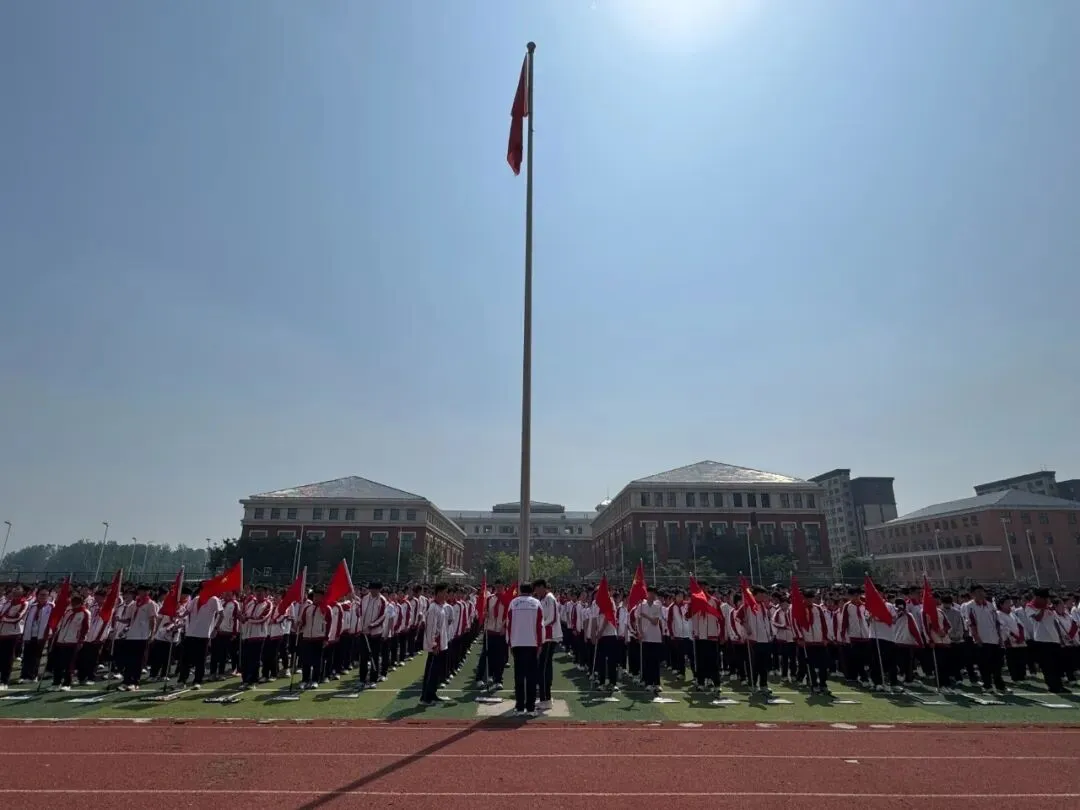 【芬芳桃园·队旗飘扬⑥】秣马厉兵迎中考,实干拼搏展担当——临沂桃园中学主题升旗仪式 第4张