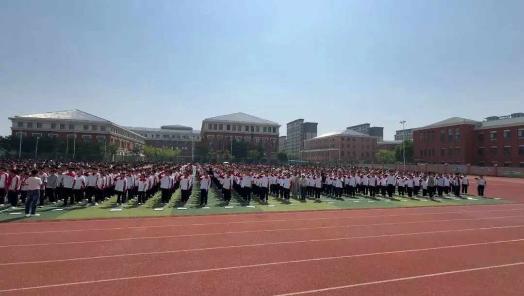 【芬芳桃园·队旗飘扬⑥】秣马厉兵迎中考,实干拼搏展担当——临沂桃园中学主题升旗仪式 第9张