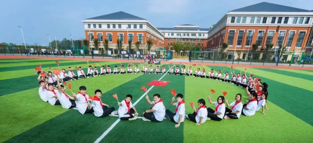 【芬芳桃园·队旗飘扬⑥】秣马厉兵迎中考,实干拼搏展担当——临沂桃园中学主题升旗仪式 第11张