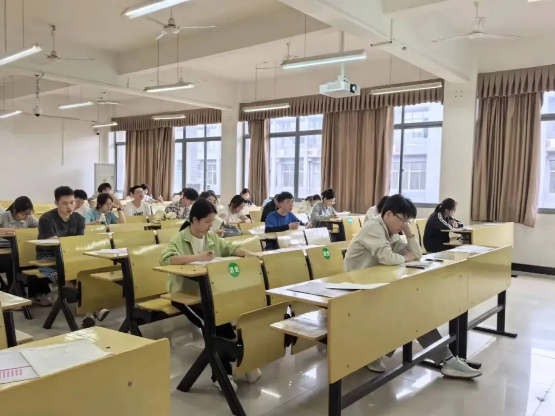 模考历练筑根基,以考促学备四六级 第5张