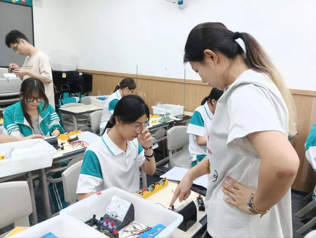 以练促考,强化操作丨中考全日制学子全力备战物化实验考试 第5张