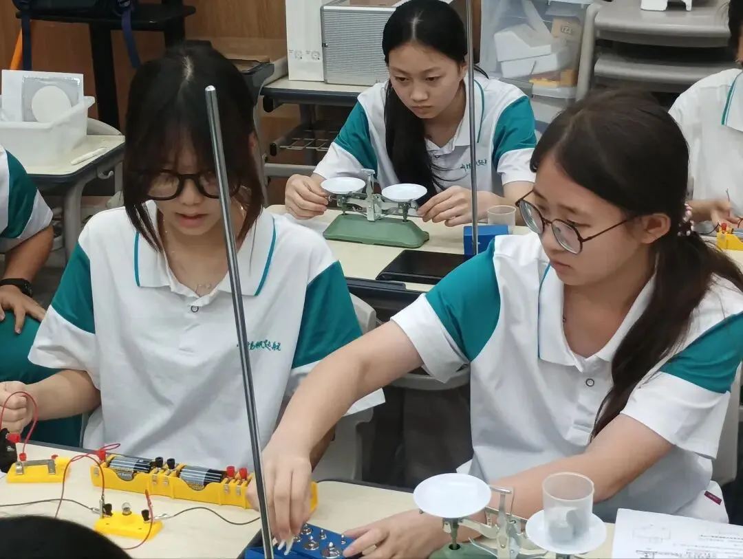 以练促考,强化操作丨中考全日制学子全力备战物化实验考试 第7张
