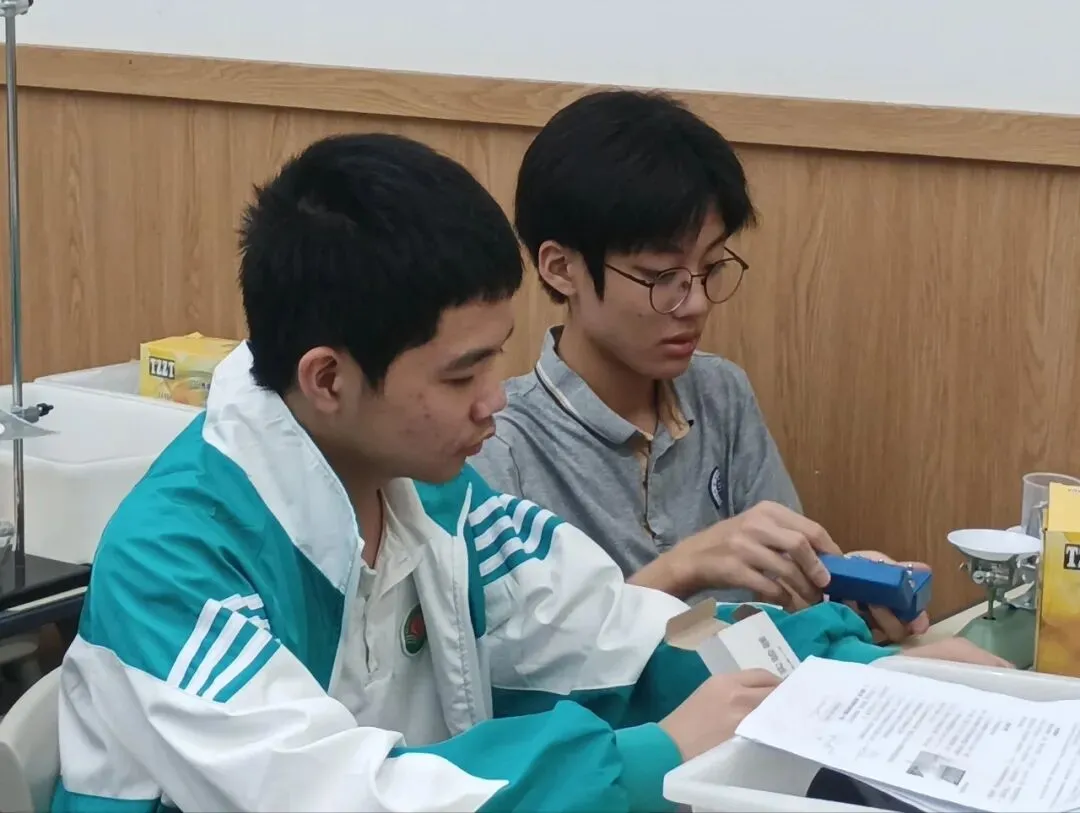 以练促考,强化操作丨中考全日制学子全力备战物化实验考试 第13张