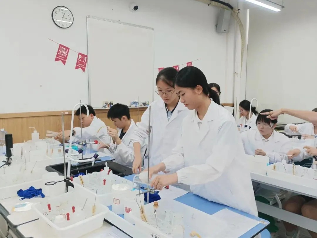 以练促考,强化操作丨中考全日制学子全力备战物化实验考试 第15张