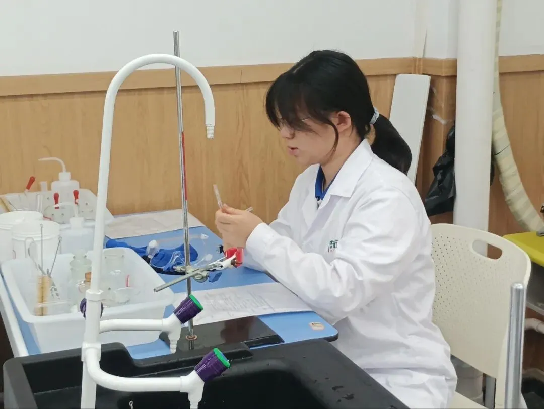 以练促考,强化操作丨中考全日制学子全力备战物化实验考试 第21张