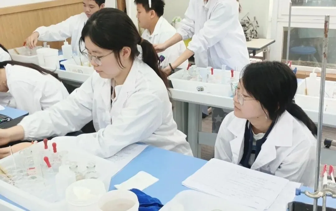 以练促考,强化操作丨中考全日制学子全力备战物化实验考试 第25张