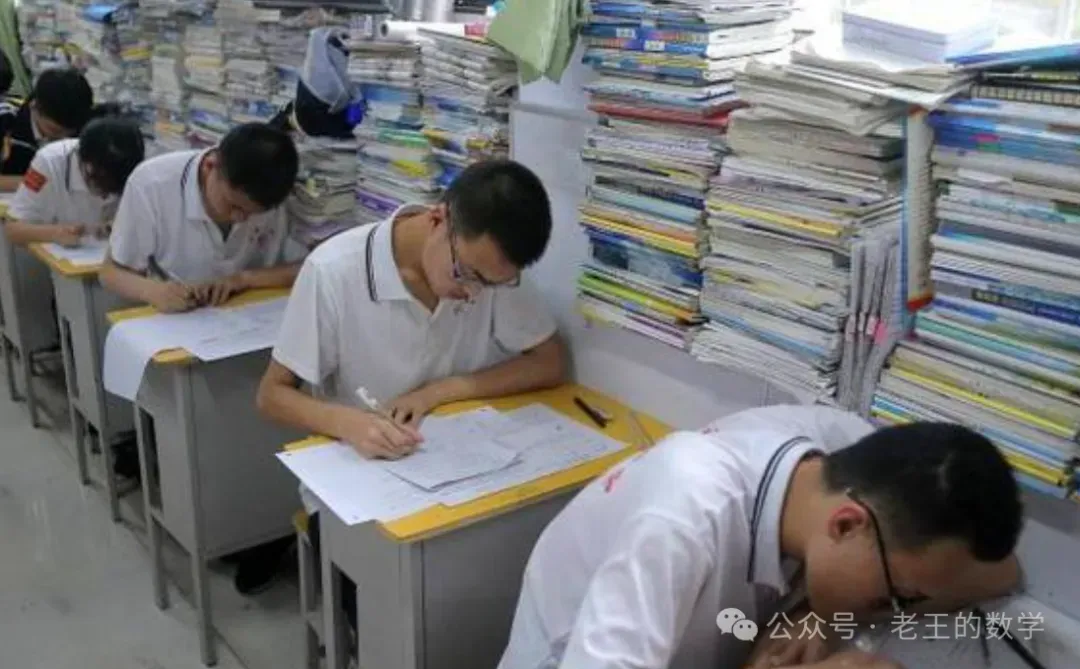 再创2021年来新低!郑州中考数学一模数学官宣:全市仅48人满分!110分以上占2%!100分以上占11%!23题压轴题阅卷中发现16种解法! 第17张 再创2021年来新低!郑州中考数学一模数学官宣:全市仅48人满分!110分以上占2%!100分以上占11%!23题压轴题阅卷中发现16种解法! 第17张