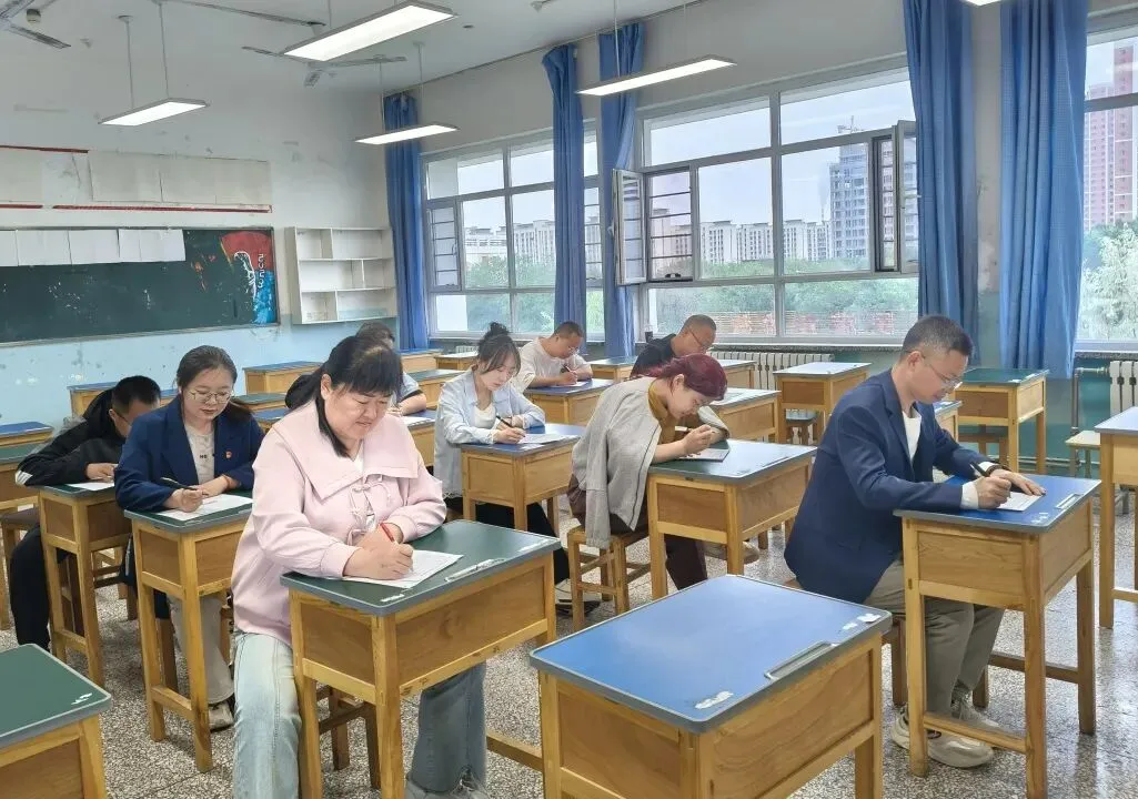 深耕真题研考点 聚力备考促提升——石河子第二中学历史教学能手工作室开展专题教研活动 第1张