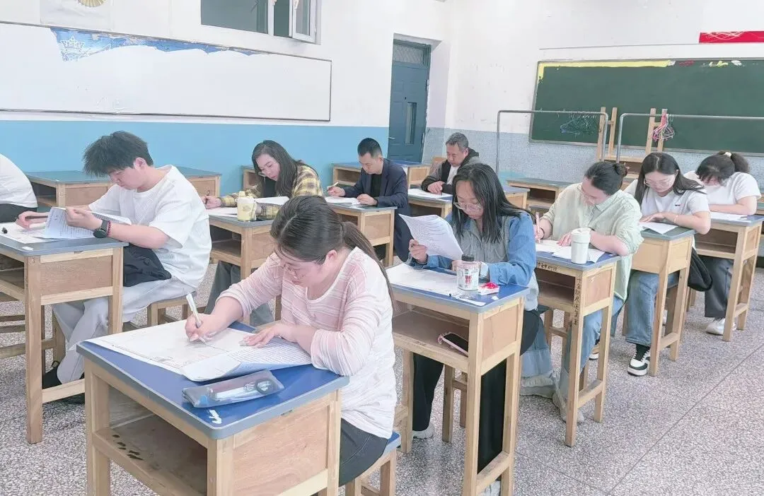 研做高考真题 深耕专业素养—— 石河子第二中学语文教学能手工作室开展教师专业技术考试 第2张 研做高考真题 深耕专业素养—— 石河子第二中学语文教学能手工作室开展教师专业技术考试 第2张