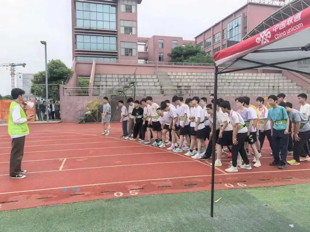 星火青春践志愿 健匠服务守护中考体育——体育与健康学院学生党支部赴莲塘三中体育志愿服务圆满结束 第4张 星火青春践志愿 健匠服务守护中考体育——体育与健康学院学生党支部赴莲塘三中体育志愿服务圆满结束 第4张