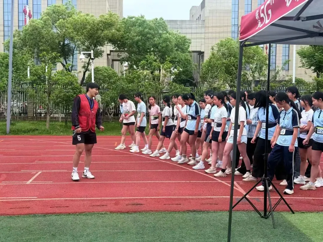 星火青春践志愿 健匠服务守护中考体育——体育与健康学院学生党支部赴莲塘三中体育志愿服务圆满结束 第7张 星火青春践志愿 健匠服务守护中考体育——体育与健康学院学生党支部赴莲塘三中体育志愿服务圆满结束 第7张