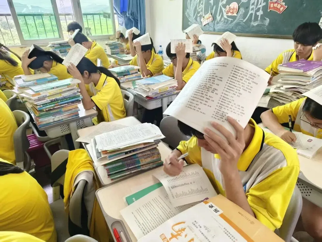【视导】把脉完形复习课 领航中考备考路——高要区中考视导走进禄步镇初级中学 第5张